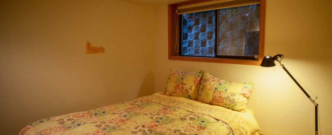 Mercer-Island-AirBnB-Bedroom-Built-in-Bed-1100x450.png